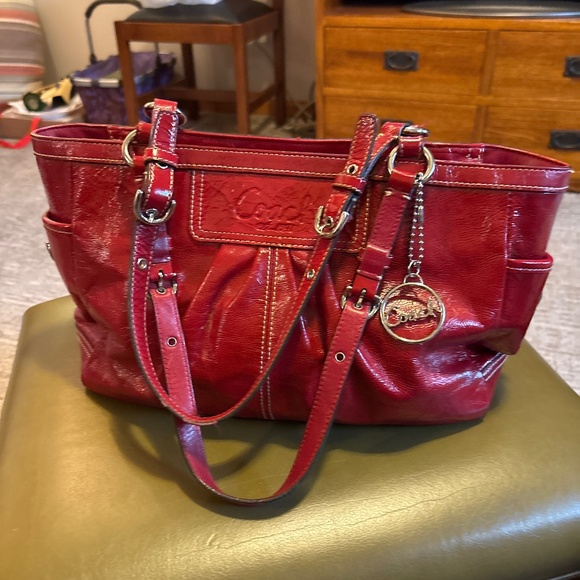 Coach authentic red patent leather tote F13761 pleated gallery bag - Picture 1 of 6